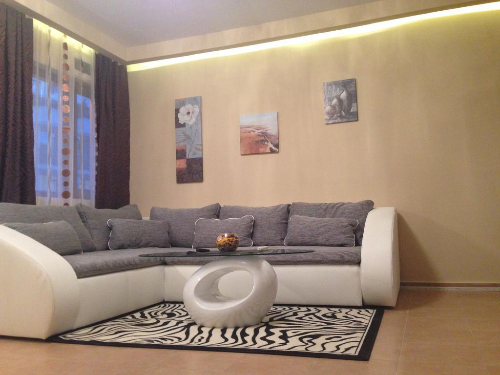 Gardenia Apartments Primorsko Pokoj fotografie