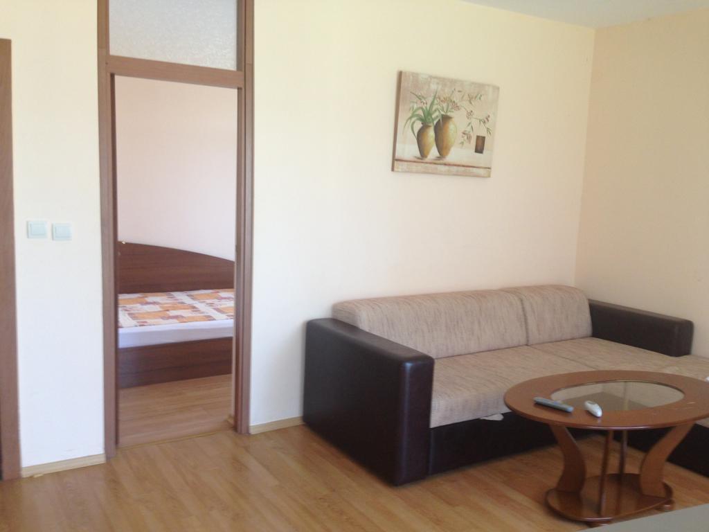 Gardenia Apartments Primorsko Pokoj fotografie
