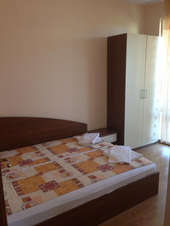Gardenia Apartments Primorsko Pokoj fotografie